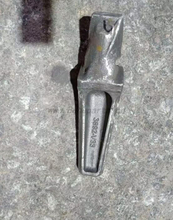 Bucket TOOTH TIP Adapter 3892-V33 No Cap